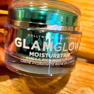 GlamGlow moistruetrip
